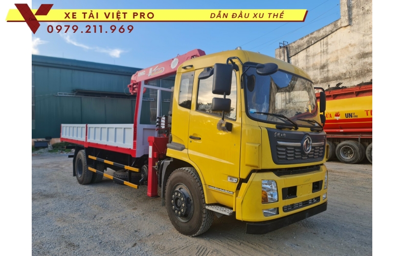 Xe tải Dongfeng B180 gắn cẩu Unic 5 tấn