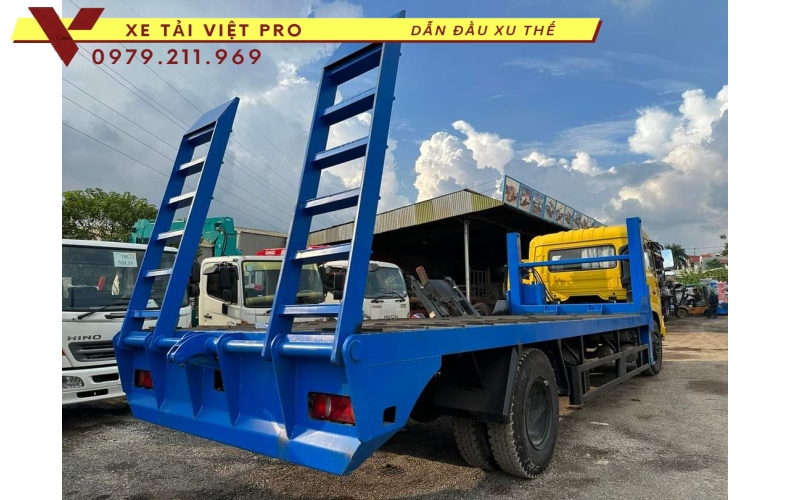 Xe tải Dongfeng 2 chân nâng đầu giá bao nhiêu?