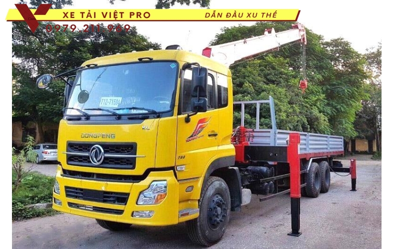 Xe dongfeng 3 chân gắn cẩu Atom 7 tấn
