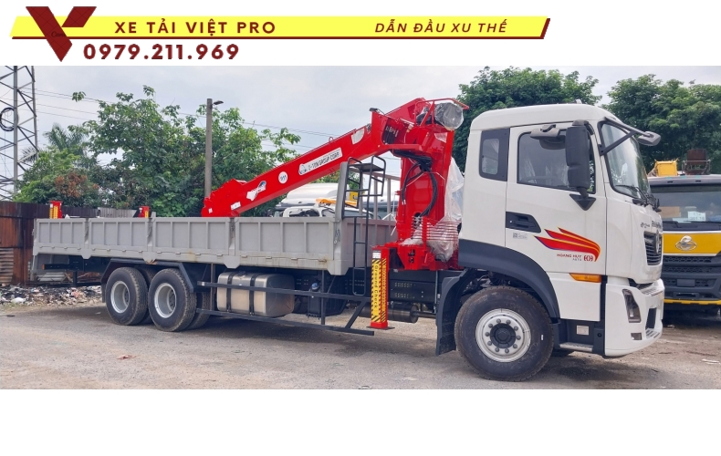 Xe Dongfeng gắn cẩu Atom 8 tấn 6 đốt năm 2024