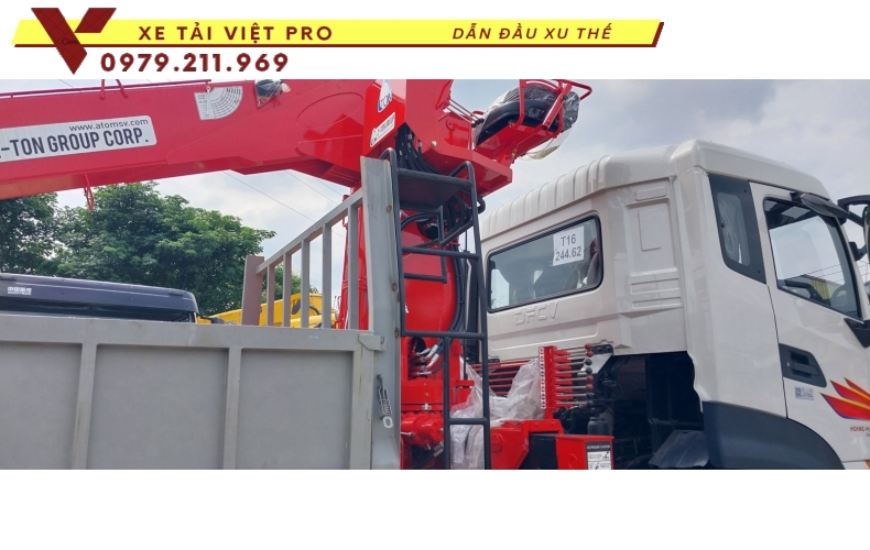 Xe Dongfeng gắn cẩu Atom 8 tấn 6 đốt năm 2024