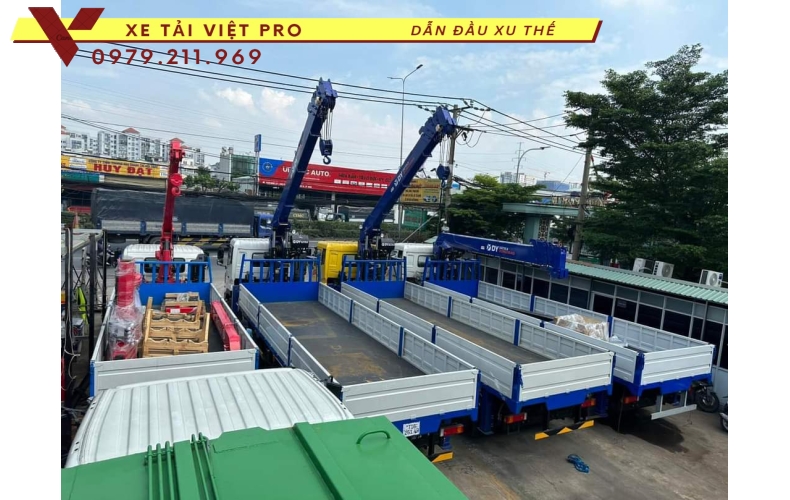 Xe tải Dongfeng 4 chân gắn cẩu Dongyang 7 tấn