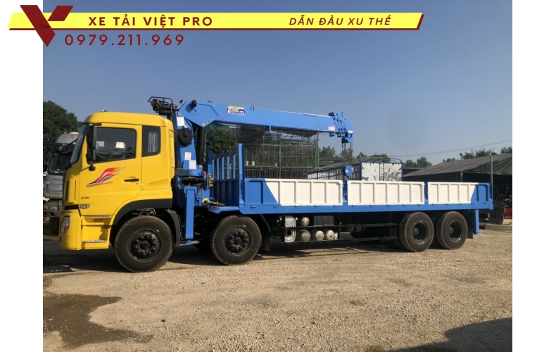 Xe tải Dongfeng 4 chân gắn cẩu Dongyang 7 tấn