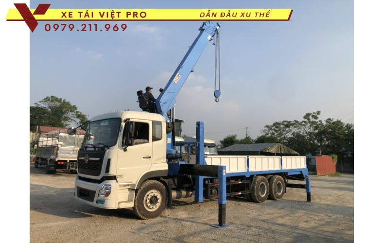 Xe tải Dongfeng 3 chân gắn cẩu Dongyang 7 tấn - Giá mới nhất