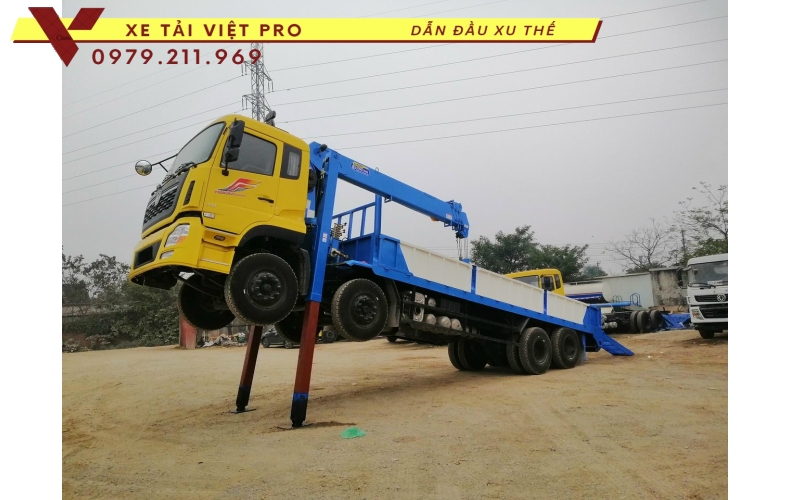 Xe tải Dongfeng 4 chân gắn cẩu Dongyang 7 tấn