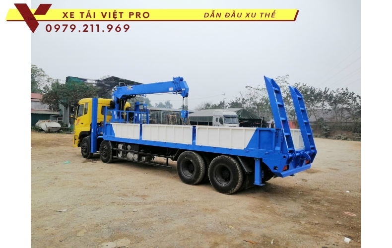Xe tải Dongfeng 4 chân gắn cẩu Dongyang 7 tấn