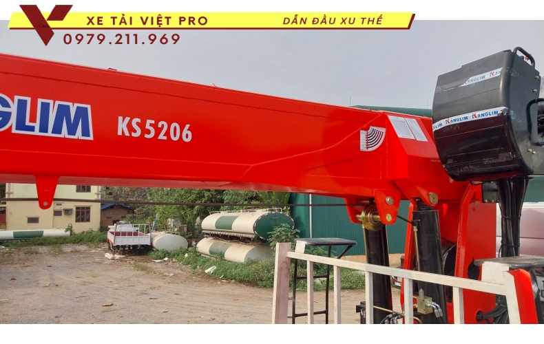 Xe tải Dongfeng 3 chân gắn cẩu Kanglim 8T - Đánh giá chất lượng và mức vốn đầu tư thế nào?