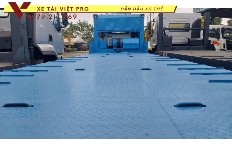 Báo giá Dongfeng 3 chân nâng đầu chở máy công trình