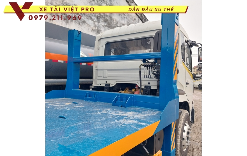 Báo giá Dongfeng 3 chân nâng đầu chở máy công trình