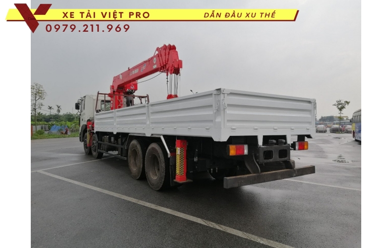 Xe tải Hyundai HD320 gắn cẩu Atom 12 tấn thông số và báo giá