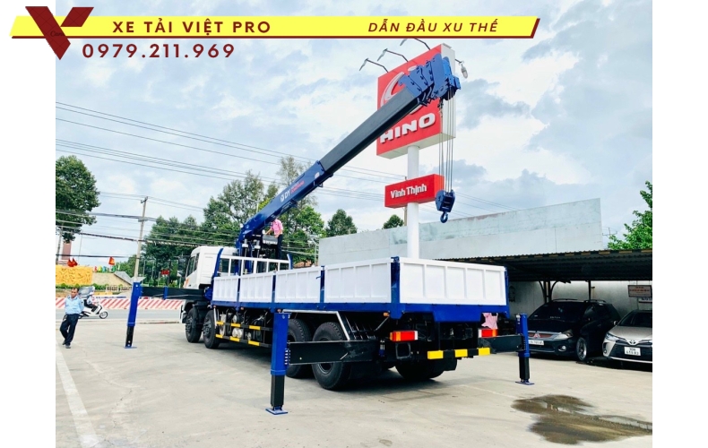 Xe tải Dongfeng 4 chân gắn cẩu Dongyang 15 tấn - Giá tốt - chất lượng cao