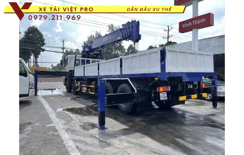 Xe tải Dongfeng 4 chân gắn cẩu Dongyang 15 tấn - Giá tốt - chất lượng cao