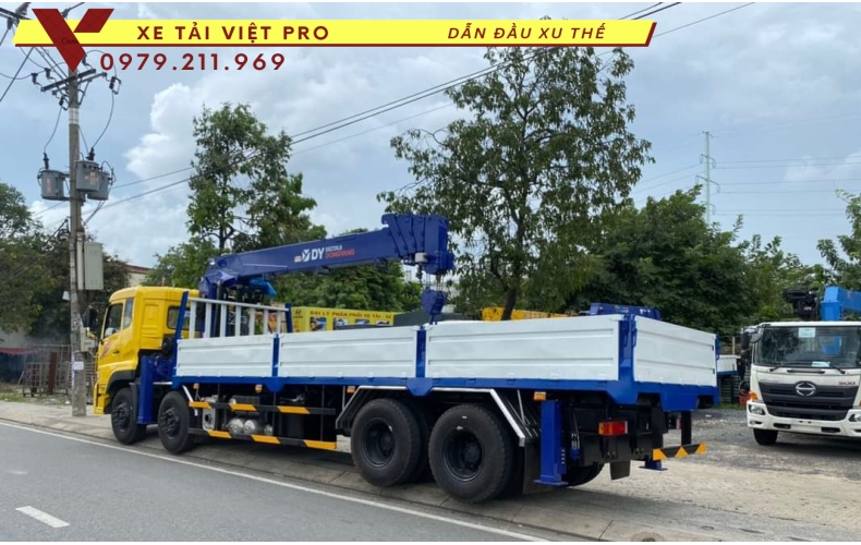 Đánh giá xe tải Dongfeng 4 chân gắn cẩu Dongyang 12 tấn