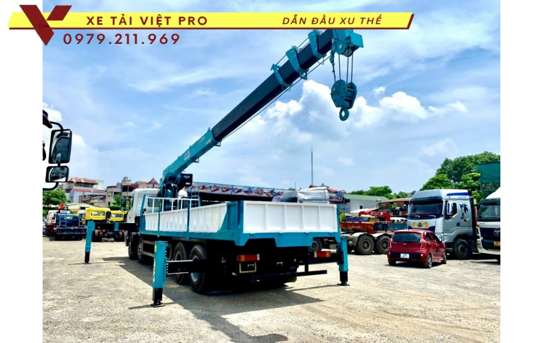 Xe tải Dongfeng 4 chân gắn cẩu 15 tấn thông số, tính năng và giá mới nhất năm 2024