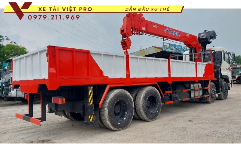 Xe tải DONGFENG 4 chân gắn cẩu KANGLIM 12 tấn