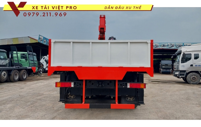 Xe tải DONGFENG 4 chân gắn cẩu KANGLIM 12 tấn