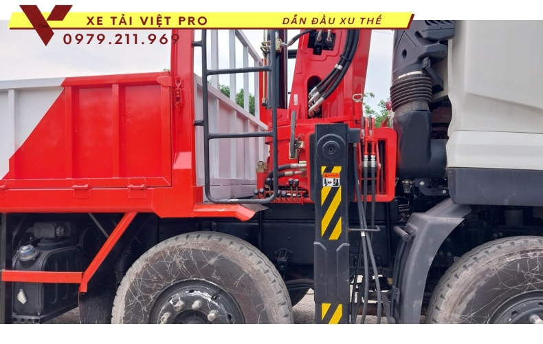 Xe tải Dongfeng 4 chân gắn cẩu Kanglim 15 tấn 6 đốt - Giá tốt chất lượng cao