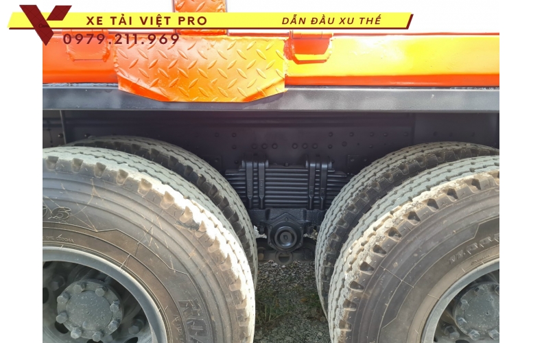 Xe tải Dongfeng 4 chân gắn cẩu Kanglim 15 tấn 6 đốt - Giá tốt chất lượng cao