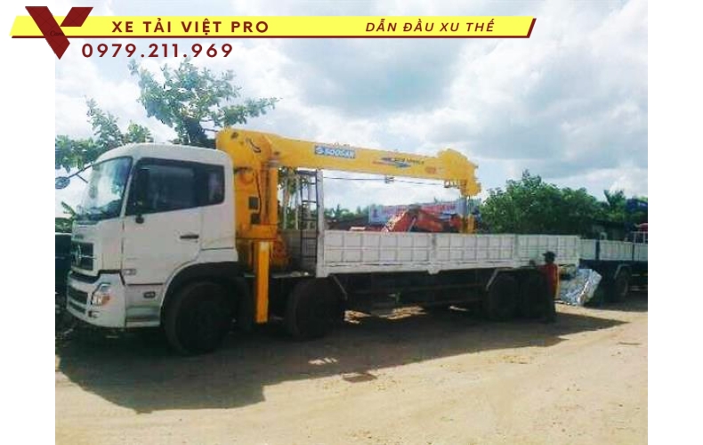 Xe Dongfeng 4 chân gắn cẩu Soosan 10 tấn