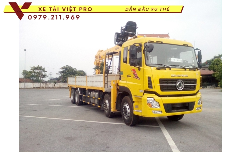 Xe tải Dongfeng 4 chân gắn cẩu Soosan 12 tấn