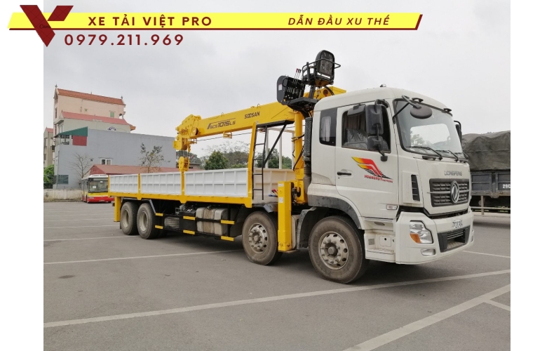Xe Dongfeng 4 chân gắn cẩu Soosan 12 tấn