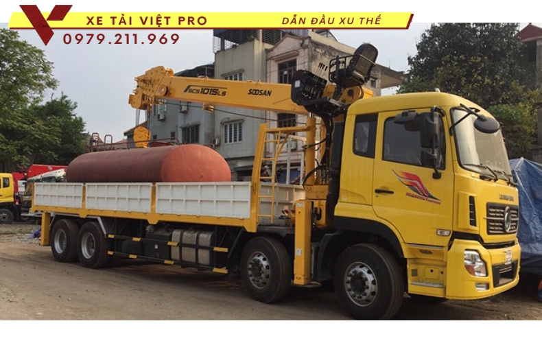 Xe Dongfeng 4 chân gắn cẩu Soosan 10 tấn