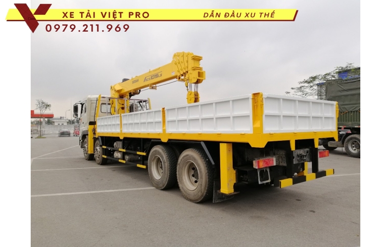 Xe tải Dongfeng 4 chân gắn cẩu Soosan 12 tấn