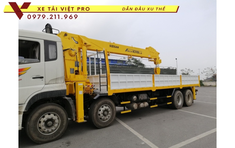 Xe tải Dongfeng 4 chân gắn cẩu Soosan 12 tấn