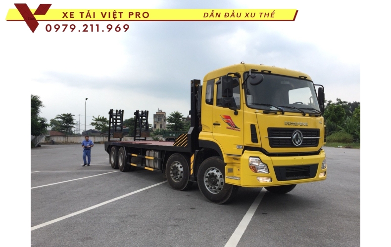 Báo giá xe Dongfeng 4 chân nâng đầu chở máy công trình