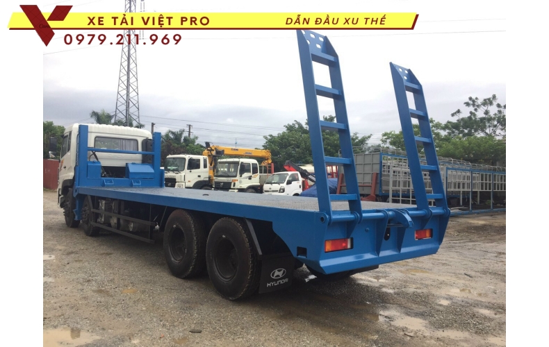 Báo giá xe Dongfeng 4 chân nâng đầu chở máy công trình