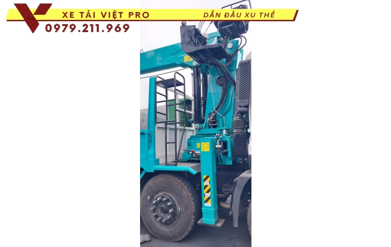 Xe tải Dongfeng 4 chân gắn cẩu Hyundai 12 tấn giá rẻ chất lượng ổn định