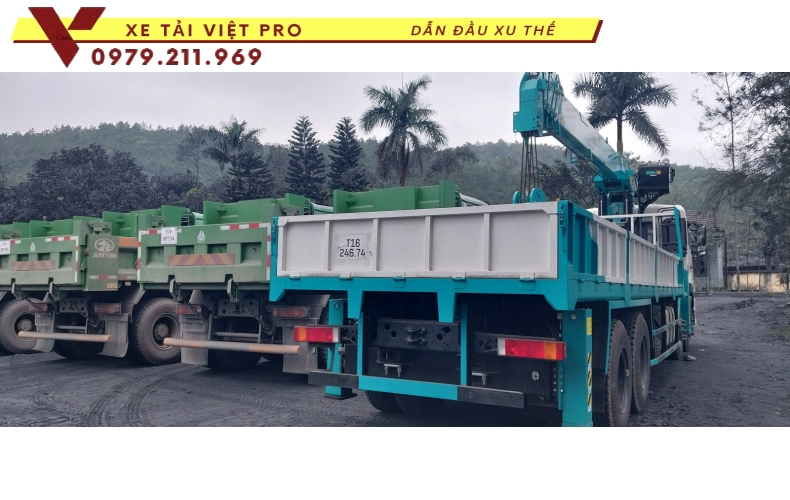 Xe tải Dongfeng 4 chân gắn cẩu Hyundai 12 tấn giá rẻ chất lượng ổn định