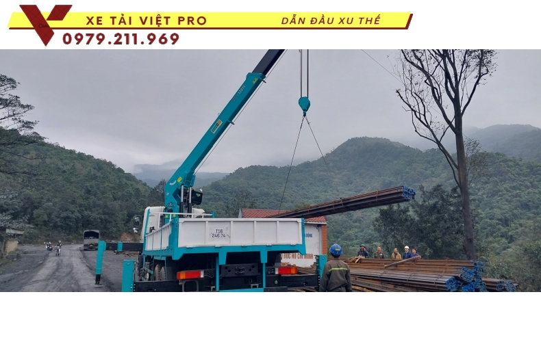 Xe tải Dongfeng 4 chân gắn cẩu Hyundai 12 tấn giá rẻ chất lượng ổn định