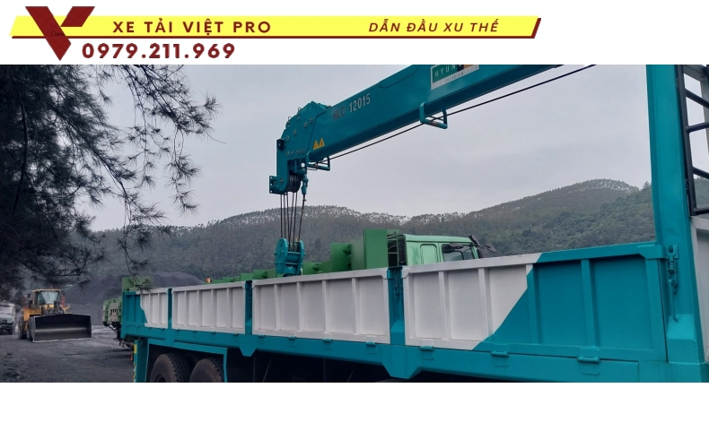 Xe tải Dongfeng 4 chân gắn cẩu Hyundai 12 tấn giá rẻ chất lượng ổn định