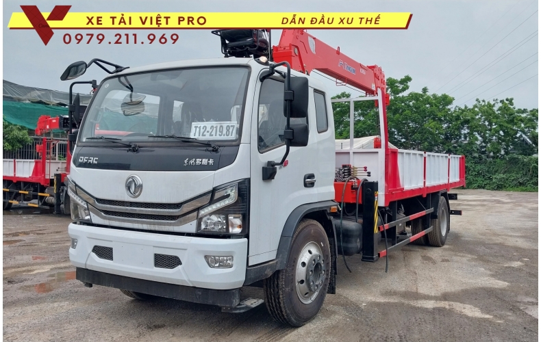 Xe tải Dongfeng D8 (2 chân) gắn cẩu Kanglim 5T