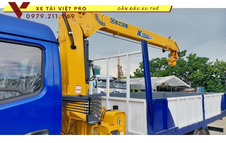 Xe tải Dongfeng D7 gắn cẩu XCMG 3 tấn 3 đốt cách khởi nghiệp an toàn