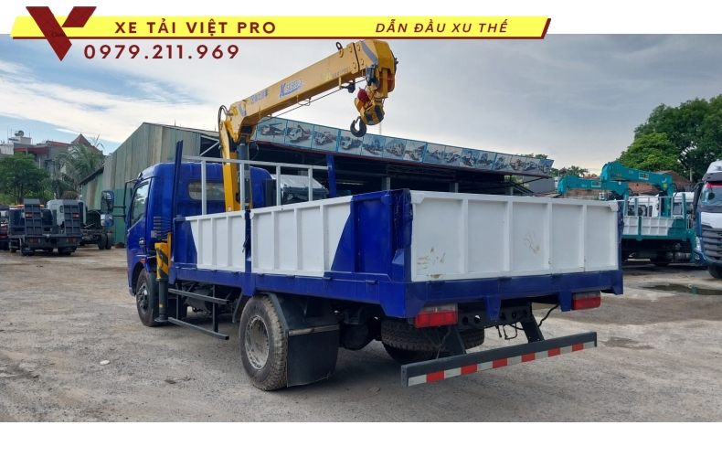 Xe tải Dongfeng D7 gắn cẩu XCMG 3 tấn 3 đốt cách khởi nghiệp an toàn