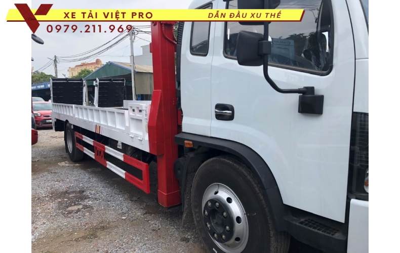 Xe Tải Dongfeng D8 Nâng Đầu Chở Máy Công Trình