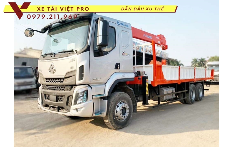 Xe Chenglong 3 chân gắn cẩu Kanglim 5 tấn