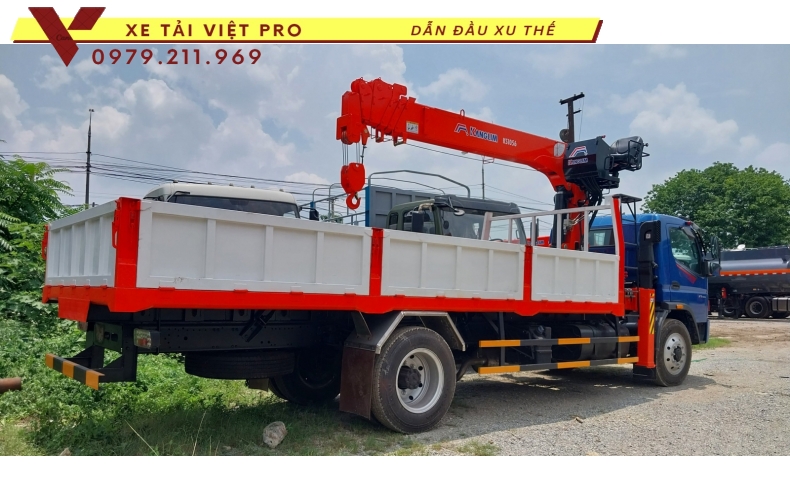 Xe tải Mitsubishi FUSO FI170 gắn cẩu Kanglim 5T