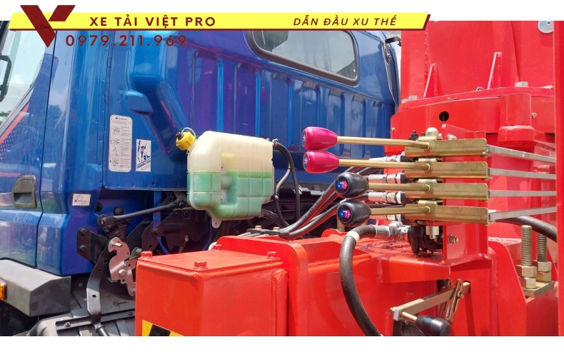 Xe tải Mitsubishi FUSO FI170 gắn cẩu Kanglim 5T