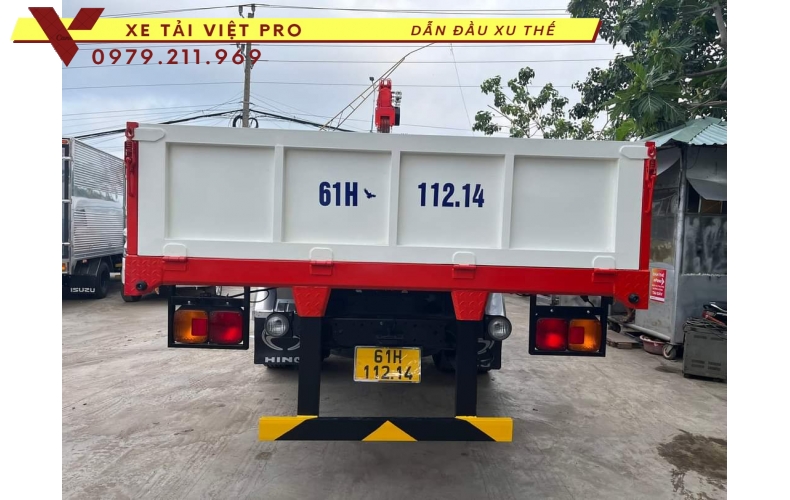 Xe tai hino FG gắn cẩu Kanglim 5 tấn giá bao nhiêu?