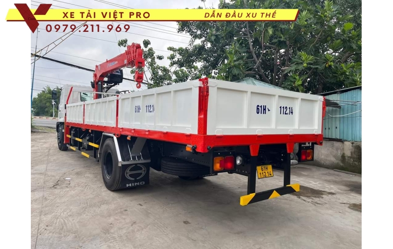 Xe tai hino FG gắn cẩu Kanglim 5 tấn giá bao nhiêu?