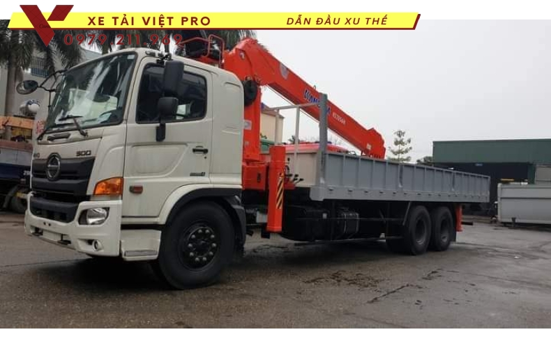 Xe tai hino FG gắn cẩu Kanglim 5 tấn giá bao nhiêu?