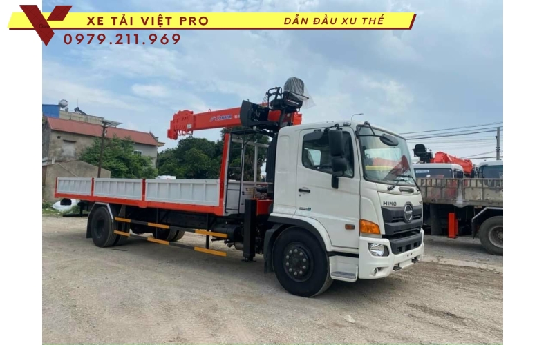 Xe tai hino FG gắn cẩu Kanglim 5 tấn giá bao nhiêu?