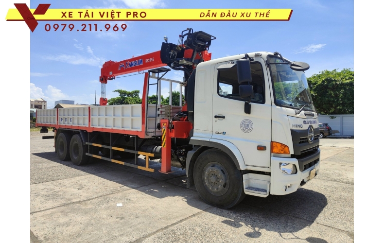 Xe tải Hino FL gắn cẩu Kanglim 5 tấn