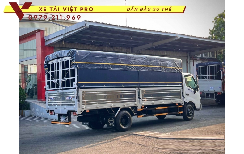 Báo giá Hino XZU 720l thùng mui bạt