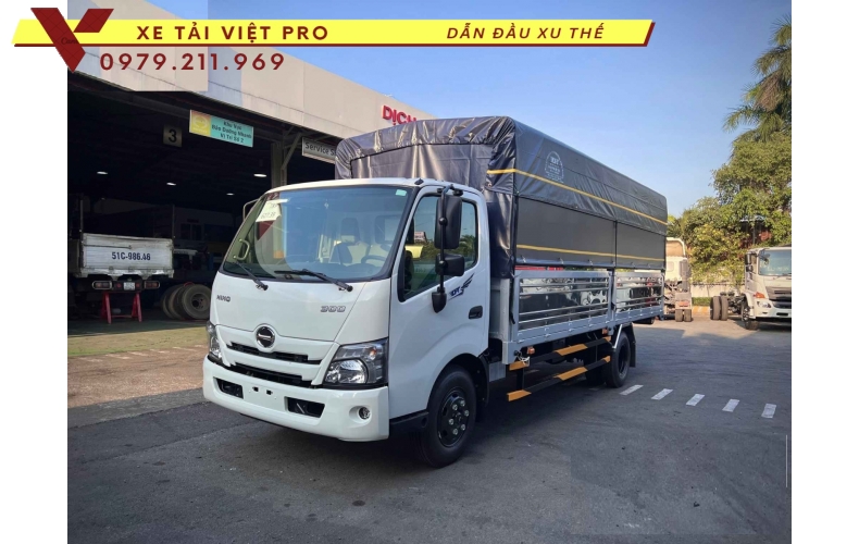 Báo giá Hino XZU 720l thùng mui bạt