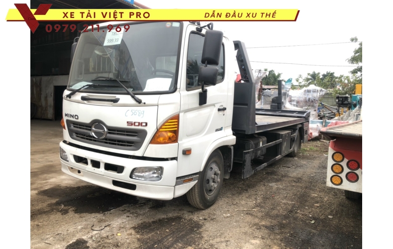 Xe Hino FC 2 chân nâng đầu có giá bao nhiêu?