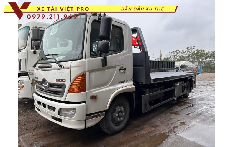 Xe Hino FC 2 chân nâng đầu có giá bao nhiêu?